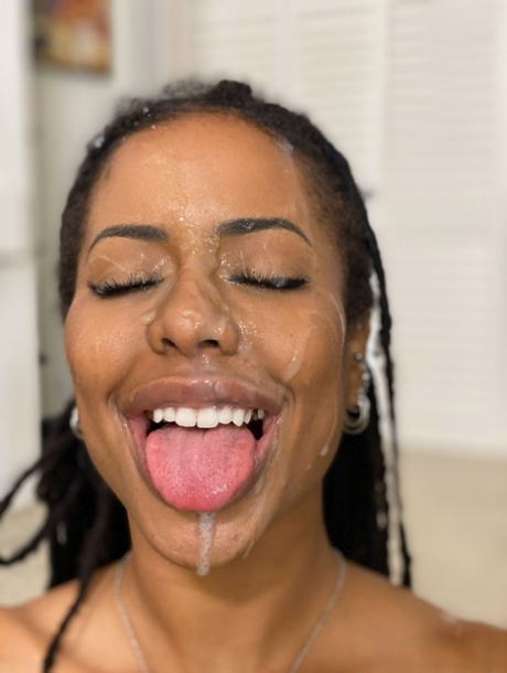 Kira Noir porno pictures